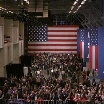 Uutisvideot: Video: Tunnelmia Clintonin ja Trumpin vaalivalvojaisista