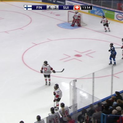 Sanni Hakala jätti ottelun kesken Sveitsiä vastaan