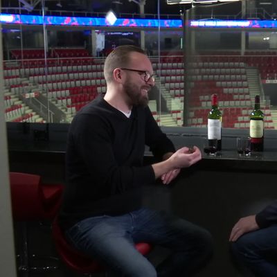 Tiesitkö, että Raimo Helminen on lyöty viiniritariksi?