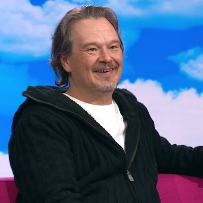 "Vähän kuin kitaroissakin, jos joku kirjoituskone on palvellut minua uskollisesti, se on pakko säästää"