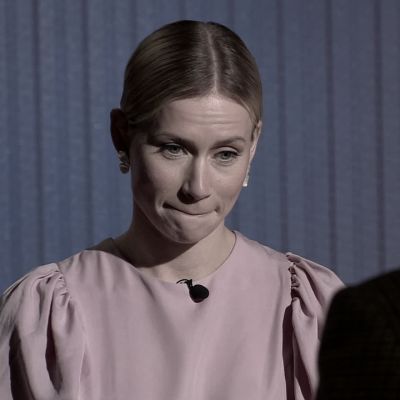 Näyttelijä Minka Kuustonen joutui Puoli seitsemän -ohjelmassa "kuulusteluun"