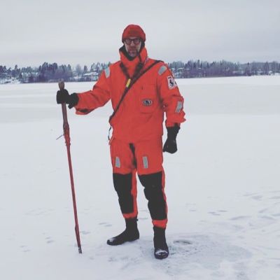 Antti Niemi lähti sunnuntaina talven ensimmäiselle jäänmittausretkelle.
