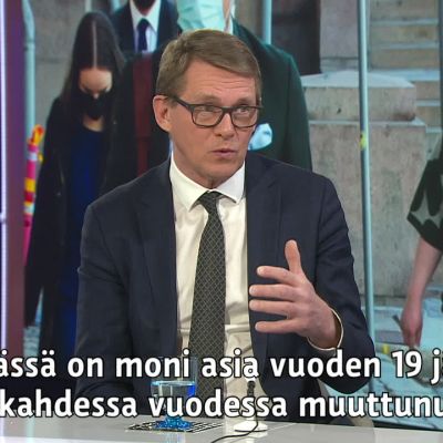 Keskustan Matti Vanhasen mukaan hallituksen puoliriihtä koskeva erilmielisyys talousraamin aikataulusta ei koske vielä ensi vuotta.