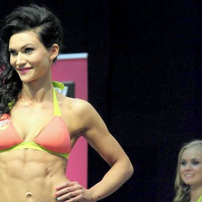 Fitnessmallikilpailun voittaja Laura Mäntynen