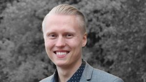 Kai Alajoki anser att det som nu pågår är en storm i ett vattenglas. Kai Alajoki är president vid Ungdomens nordiska råd.