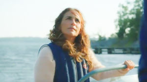 Nora (Alexandra Rapaport).