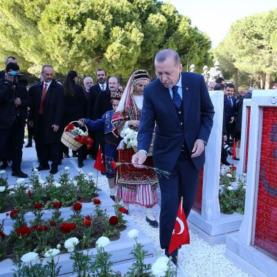 Turkin presidentti Recep Tayyip Erdoğan vieraili Gallipolin taistelun muistomerkillä lauantaina.