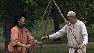 Turkka Aaltonen ja Jaakko Kolmonen kokoavat tiipiin. 1988.