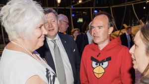 Coronakrisen har lärt Peter Vesterbacka att det är möjligt att nätverka från hemmets fyra väggar. Peter Vesterbacka