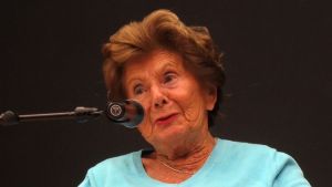 Livia Fränkel har bland annat talat för finlandssvenska skolelever Livia Fränkel, överlevare från koncentrationslägren.