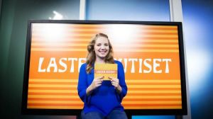 Fanny Fröman, producent för lastenuutiset. Fotograf Akseli Valmunen. Foto på Fanny Fröman, prducent för Lastenuutiset
