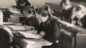 Kylli Kukk koulussa 1970-luvun neuvosto-Virossa.