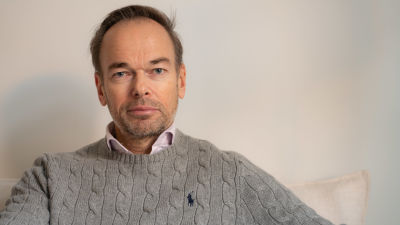 Markus Österlund fungerade som Ahmad-Shah Ahmadis vårdnadshavare, och försökte ordna med studieplats för honom i nionde klass i Helsingfors.