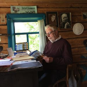 Heikki Laitinen lukee Ortjo Stepanovin teosta