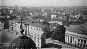 Näkymä Nikolainkirkon tornista yliopistolle 1909