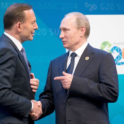 Abbott ja Putin kättelevät