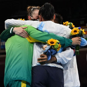 Mira Potkonen får medalj i OS i Tokyo.