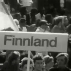 Suomen delegaatiota Itä-Berliinin rauhanfestivaalissa (1973).