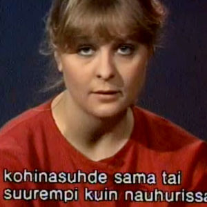 Kirsti Alho esittelee videokameran ominaisuuksia (1984).