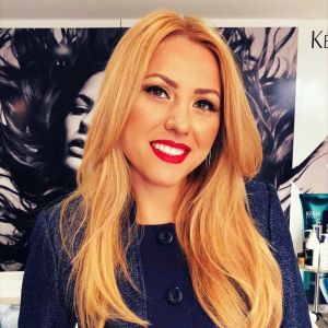 Viktoria Marinova hittades dödad i en park i staden Ruse. Kvällen före hade hon rapporterat om korruptionsskandaler och förskingring av EU-medel i sitt program på tv-kanalen TVN. Bulgariska journalisten Viktoria Marinova.