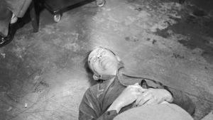 Heinrich Himmler - en av huvudarkitekterna bakom Förintelsen - efter sitt självmord den 23 maj 1945 i den brittiska arméns högkvarter. Heinrich Himmler efter sitt självmord den 23 maj 1945.