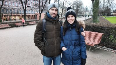 Paulo Sergio Steil och Marina Papadakis i Esplanadparken i Helsingfors.