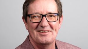 Heikki Tenhu Heikki Tenhu som är polymerkemist och professor vid Helsingfors Universitet.