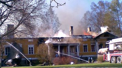 Tjusterby gård i Sjundeå brinner