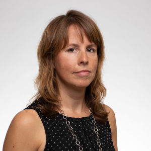 Anna Henning, universitetslektor i socialpsykologi, tycker det är viktigt att reflektera över sitt användande av sociala medier Universitetslektor Anna Henning