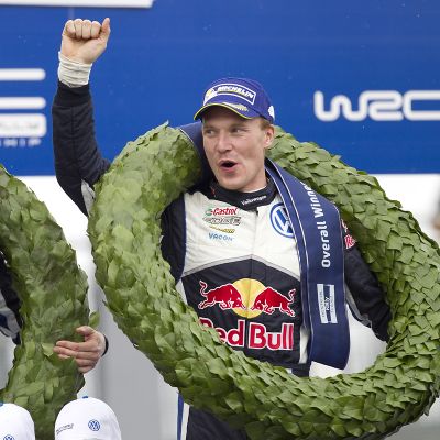 Jari-Matti Latvala tuulettaa
