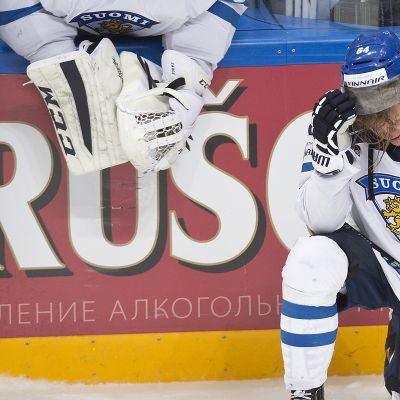 Mikael Granlund pettyneenä kaukalossa