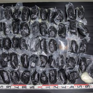 Poliisin takavarikoimia amfetamiinipaketteja.