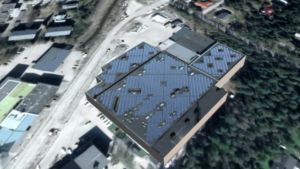 Skiss över hur solpanelerna ska placeras på taket till UPC Print. solpaneler på tak till industrifastighet.