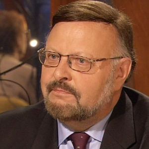 Kimmo Lehtimäen isosetä Verner Lehtimäki toimi Neuvostoliitossa hävittäjälentäjänä. Stalinin vainoissa hän katosi.