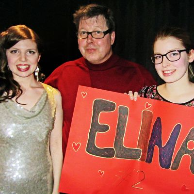 Elinan tukijoukkoihin kuuluvat isä Jouni ja sisko Pihla