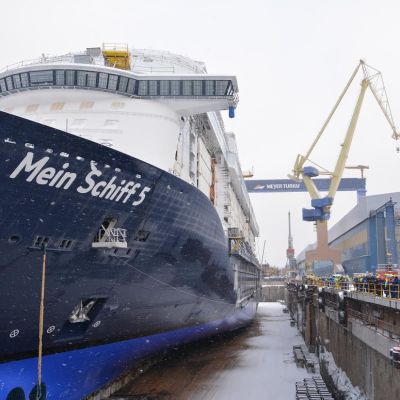 Mein Schiff 5 Meyerin Turun telakalla.