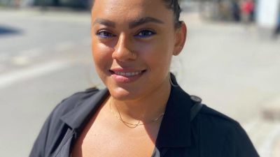 Jasmine Kelekay poserar i Kallio
