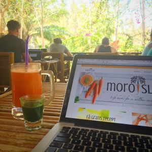 Coworkingcentret på Koh Lanta samlar människor från hela världen. Coworkingcenter i Thailand.