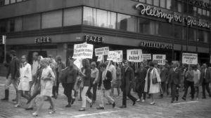 Demonstrationståg í Helsingfors i augusti mot Warszawapaktens invasion av Tjeckoslovakien 1968. Demonstrationståg í Helsingfors i augusti mot Warszawapaktens invasion av Tjeckoslovakien 1968.