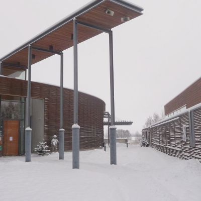 Luston pääsisäänkäynti