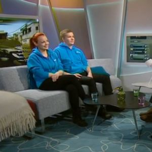 Lantrekin järjestäjä Juha-Matti Haapala ja pelituomari Miisa Nuorgam aamu-tv:ssä.