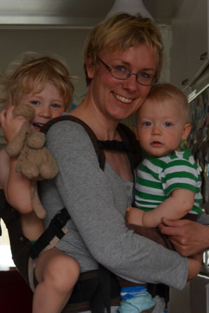 Ann-Sofie Bäckström med pojkarna Nicolas och Benjamin. ann-sofie bäckström med barnen