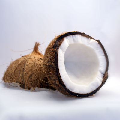Omstrodd MCT-olja görs i huvudsak på kokosfett