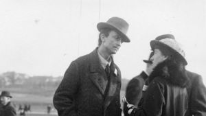 Huysmans i samtal man talar med kvinna 1917