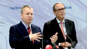 Stephen Elop och Jorma Ollila Stephen Elop ja Jorma Ollila Nokian tiedotustilaisuudessa