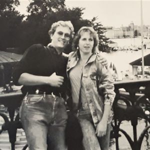 I fallet dog 20-årige Klaus Schelkle. Hans dåvarande flickvän Bettina Taxis led svåra skador. Klaus Schelkle och Bettina Taxis i Stockholm innande steg ombord på Viking Sally.