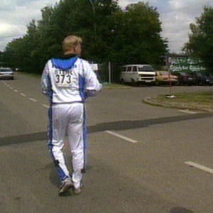 Bubi Wallenius jahtaa Seppo Rätyä Stuttgartissa 1993.