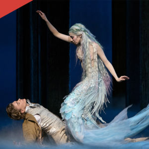 Kohtaus baletista Pieni merenneito, kuvassa Sergei Popov ja Tiina Myllymäki.