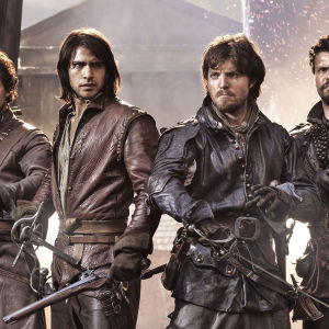 Musketeers-sarjan Aramis (Santiago Cabrera), D'Artagnan (Luke Pasqualino), Athos (Tom Burke) ja Porthos (Howard Charles)