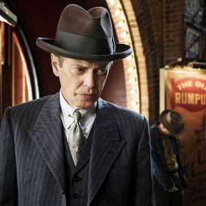 Boardwalk Empiren päähenkilö Enoch "Nucky" Thompson (Steve Buscemi) sarjan viidennellä tuotantokaudella